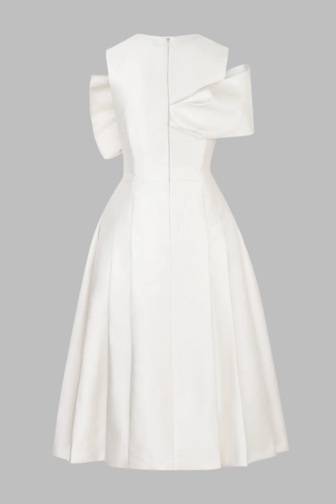 Got it! Hereโs the updated set of details, including all three colors for the wedding party flared dress. Product Title Chic Wedding Party Flared Dress - White, Red, Black Product Description Introducing our Chic Wedding Party Flared Dress, designed to make you shine at any celebration. This stunning dress features an elegant, flared silhouette and sophisticated detailing, perfect for weddings, parties, and special occasions. Available in timeless White, bold Red, and classic White, this dress ensures co