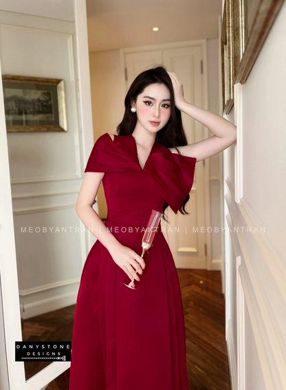 Chic wedding party flared dress in red - front view