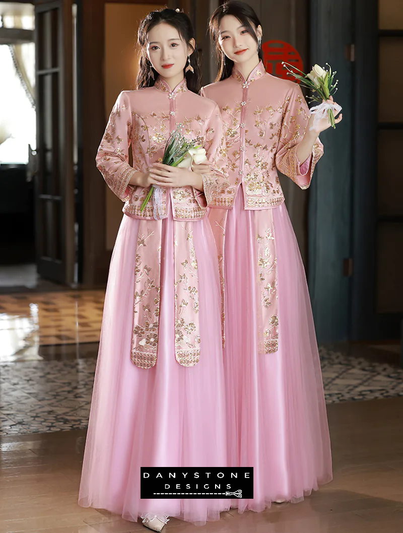 "Close-up of the Mandarin collar on the pink Xiuhe wedding dress"